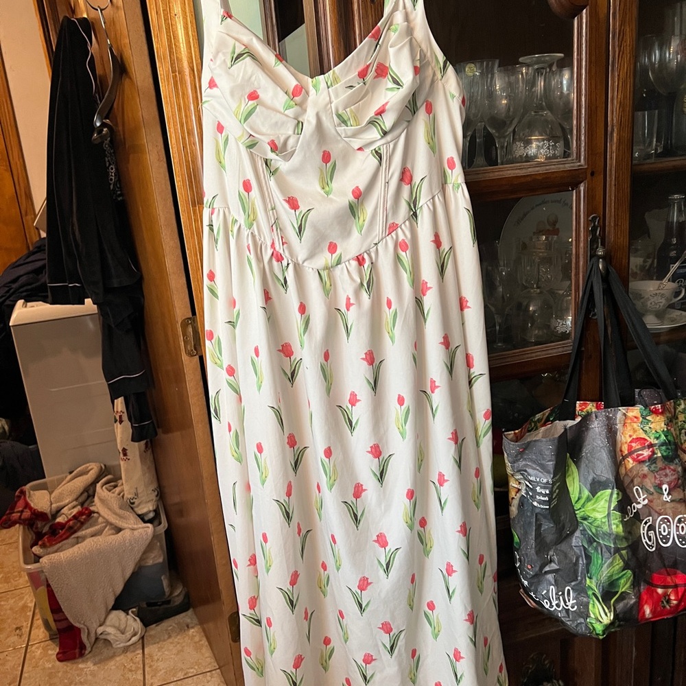 Charming Floral Midi Dress in White and Pink